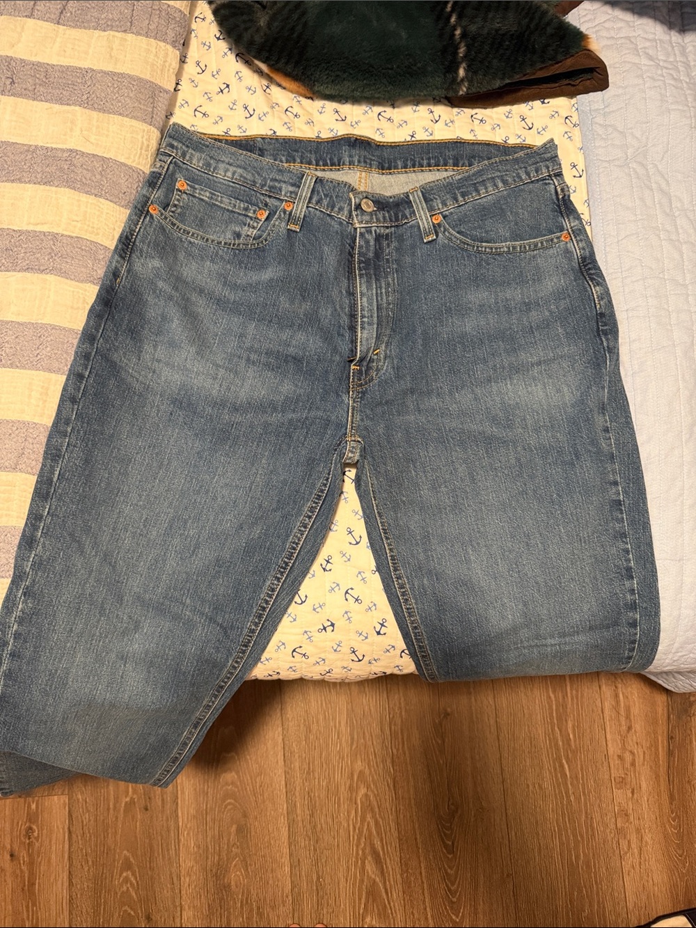 Men's Straight Fit Denim Jeans in Medium Blue